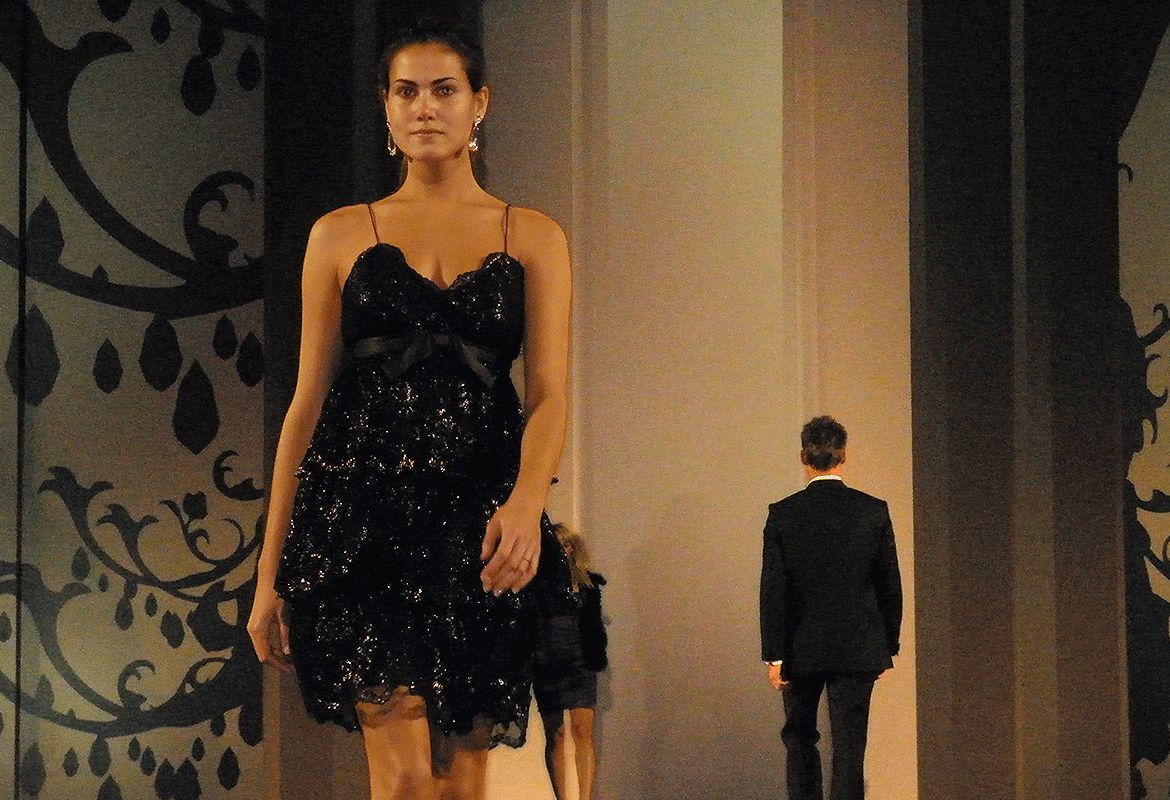 Express fashion runway set